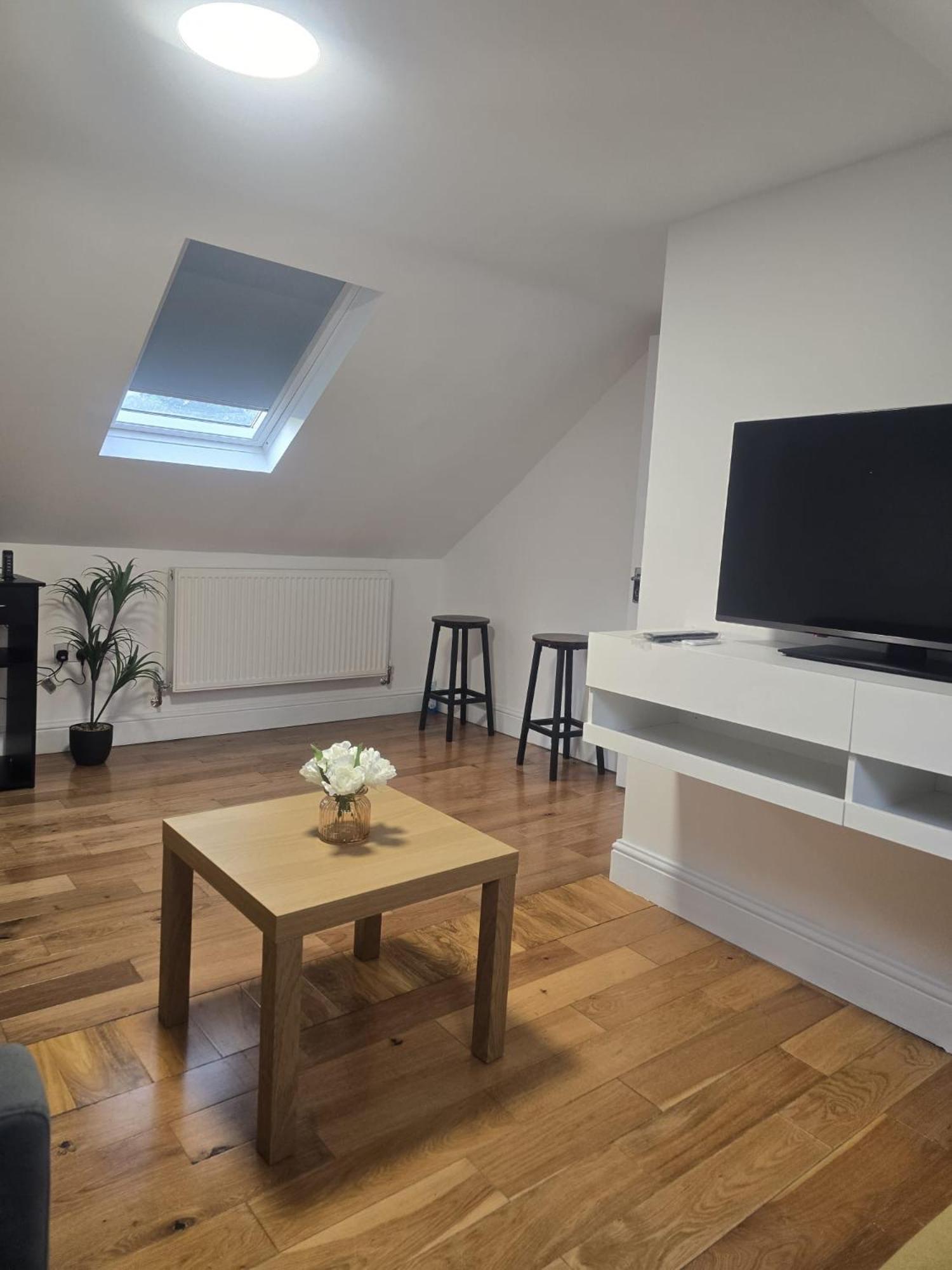 Cozy & Elegant 4br 2mins To Metro 20mins To Wifi And Parking Free